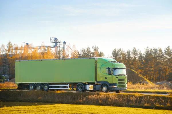 Trucking Service Tips for Safe and Timely Freight Handling